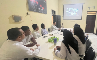 Bawaslu Kabupaten Tabalong mengikuti kegiatan Sosialisasi Monitoring dan Evaluasi (Monev) Keterbukaan Informasi Publik Bawaslu Kabupaten/Kota Tahun 2025 yang diselenggarakan oleh Bawaslu RI, Rabu (11/6), melalui zoom meeting.