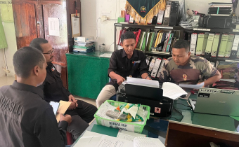 Bawaslu Kabupaten Tabalong melakukan koordinasi secara intensif dengan Kodim 1008/Tbg dan Polres Tabalong untuk mendapatkan informasi prajurit TNI/anggota Polri yang telah pensiun atau purnawirawan pada Pemilu berikutnya, Senin (23/6), di Tabalong.